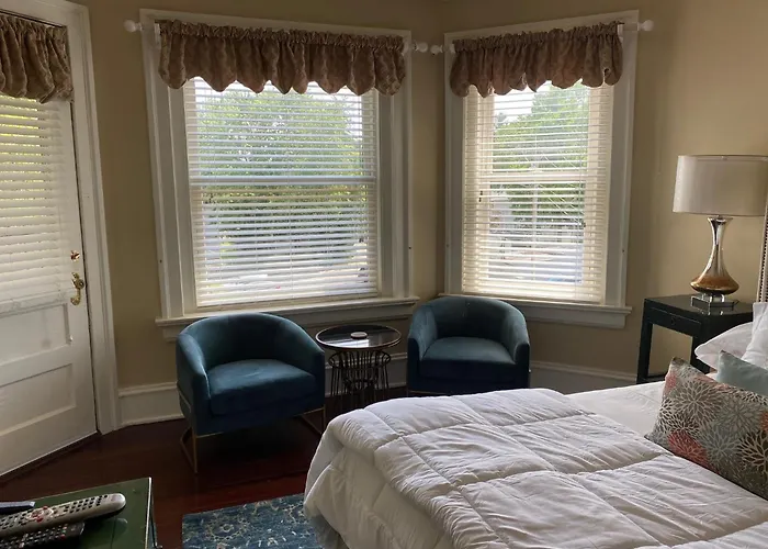 Bed & Breakfast At 835 Boutique Springfield