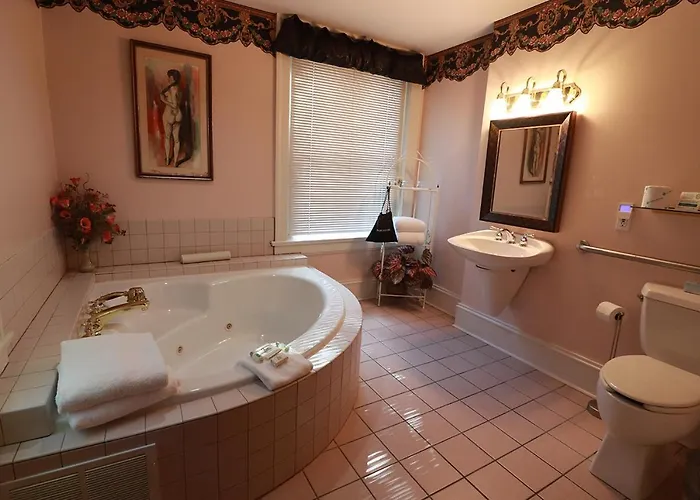 At 835 Boutique Bed & Breakfast 4*